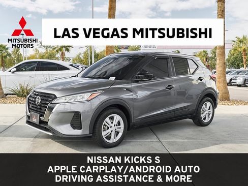 Used 2021 Nissan Kicks S image 1