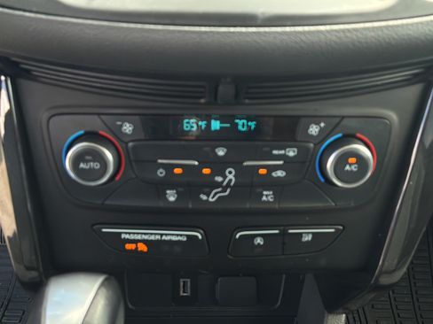 Used 2017 Ford Escape SE w/ Equipment Group 201A FWD image 31