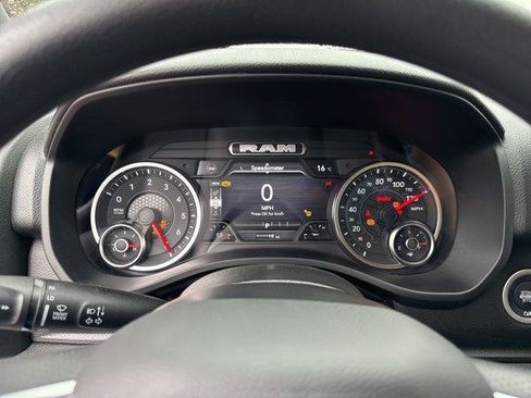 New 2026 RAM 1500 Express AWD/4WD image 21