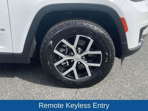 Certified 2024 Jeep Grand Cherokee L Limited w/ Luxury Tech Group II image 11