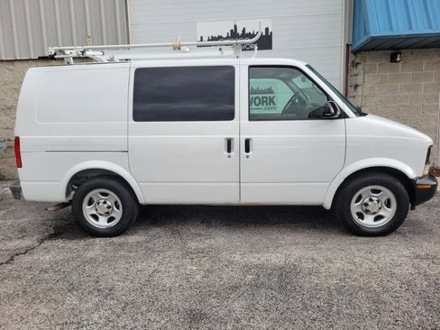 Used 2005 Chevrolet Astro w/ Convenience Package RWD image 41