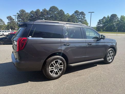 Used 2025 Ford Expedition Active image 8