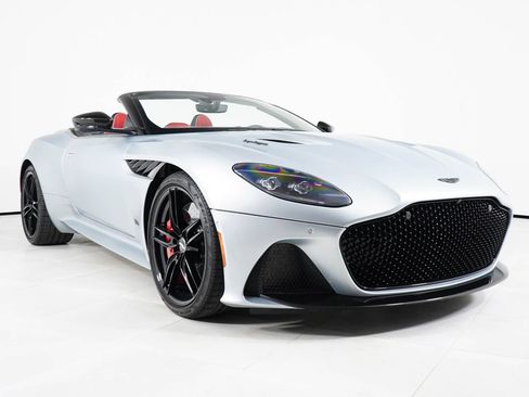 Used 2020 Aston Martin DBS Superleggera Volante RWD image 18