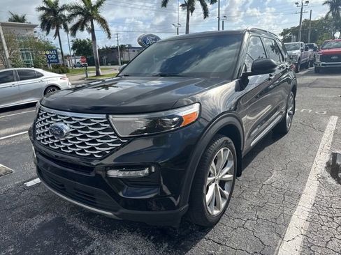 Used 2023 Ford Explorer Platinum w/ Technology Package image 3