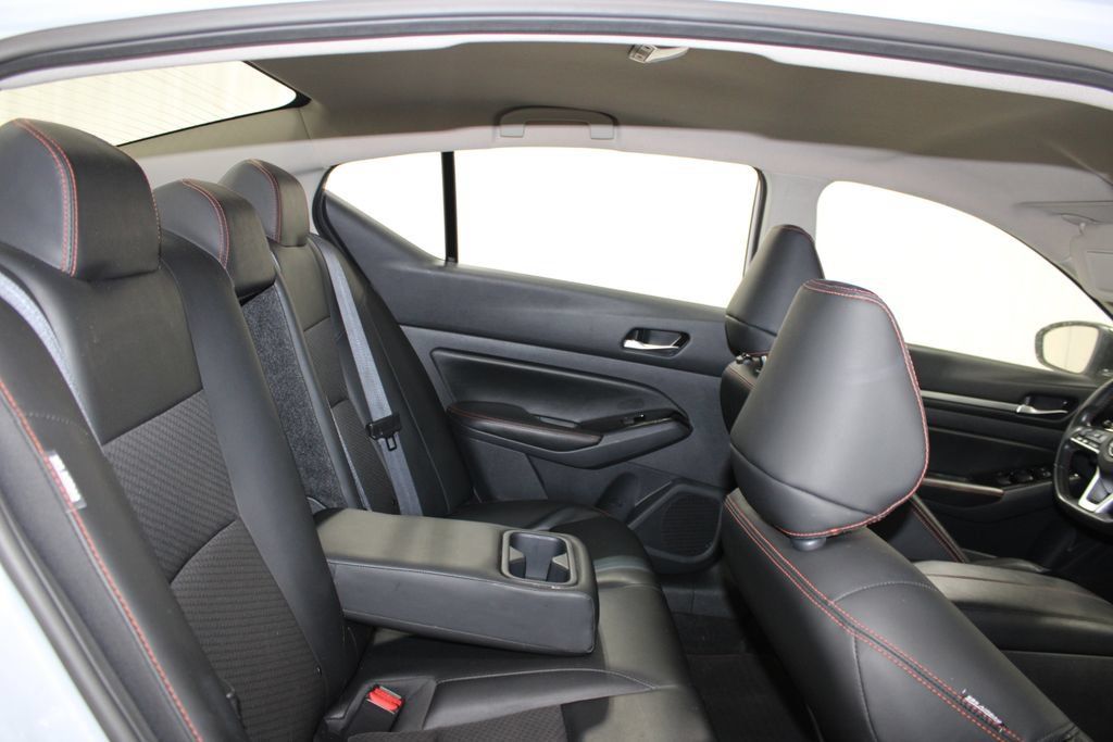 Used 2024 Nissan Altima 2.5 SR FWD image 23