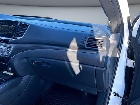 Used 2022 Honda Pilot TrailSport image 27
