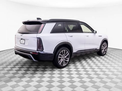 New 2027 Cadillac Vistiq Luxury w/ LPO, Floor Liner Package AWD/4WD image 5