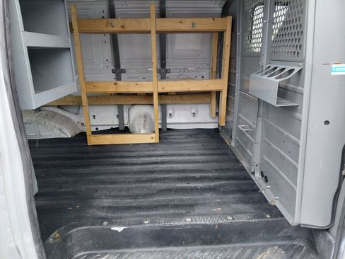 Used 2013 Ford E-250 and Econoline 250 w/ PWR Group image 15