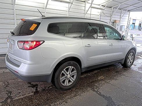 Used 2015 Chevrolet Traverse LT FWD image 2