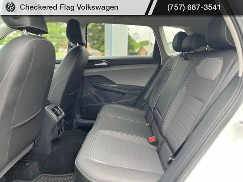 Used 2023 Volkswagen Taos SE AWD/4WD image 25