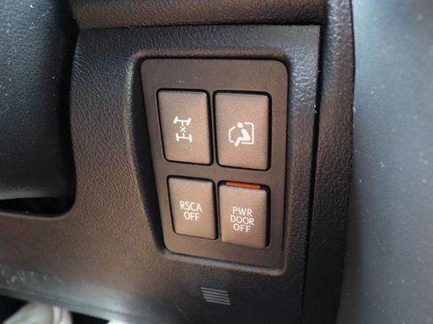 Used 2015 Lexus LX 570 4WD image 77