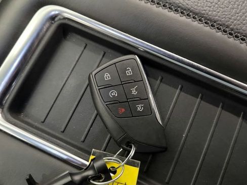 Used 2024 GMC Yukon XL Denali image 37