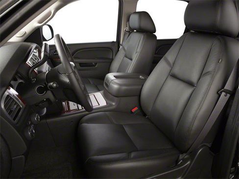 Used 2013 Chevrolet Suburban LTZ AWD/4WD image 11