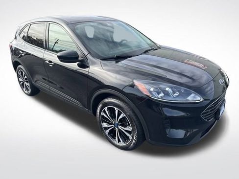 Used 2022 Ford Escape SE w/ SE Sport Appearance Package image 9