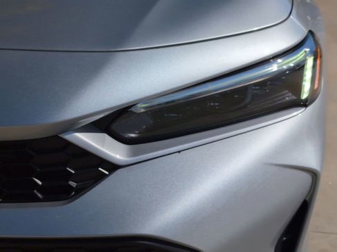 Used 2025 Honda Civic Sport image 10