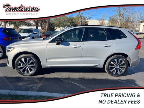 Used 2025 Volvo XC60 B5 Plus image 1