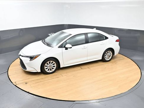 Used 2021 Toyota Corolla LE w/ LE Convenience Package FWD image 8
