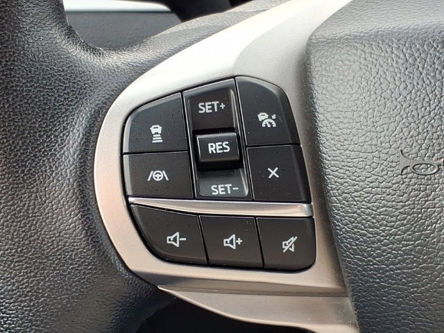 Used 2024 Ford Explorer XLT w/ Equipment Group 202A AWD/4WD image 30
