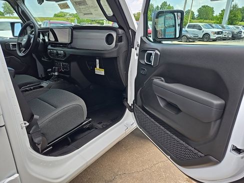 New 2025 Jeep Gladiator Sport image 62