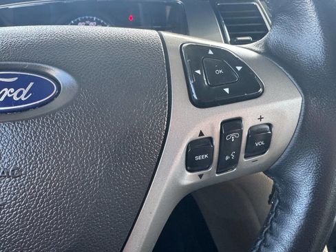 Used 2013 Ford Taurus SEL FWD image 18
