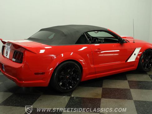 Used 2006 Ford Mustang GT RWD image 12
