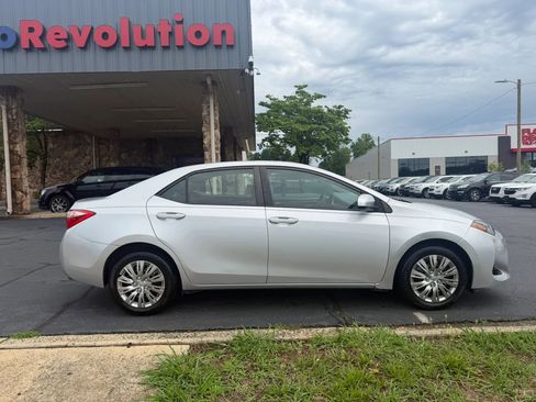 Used 2017 Toyota Corolla LE FWD image 8