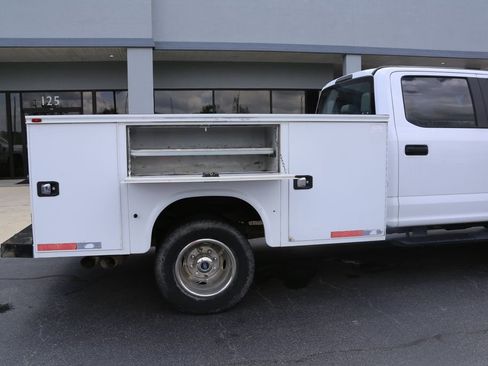Used 2018 Ford F350 XL w/ Power Equipment Group AWD/4WD image 5