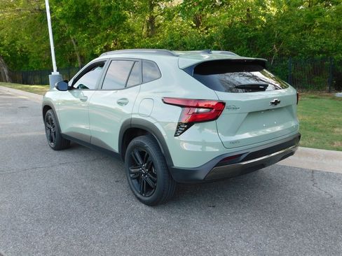 Certified 2025 Chevrolet Trax ACTIV w/ Driver Confidence Package FWD image 3