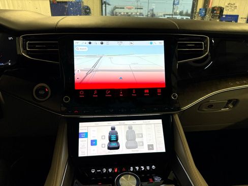 Used 2023 Jeep Grand Wagoneer Series II w/ Convenience Group III image 36