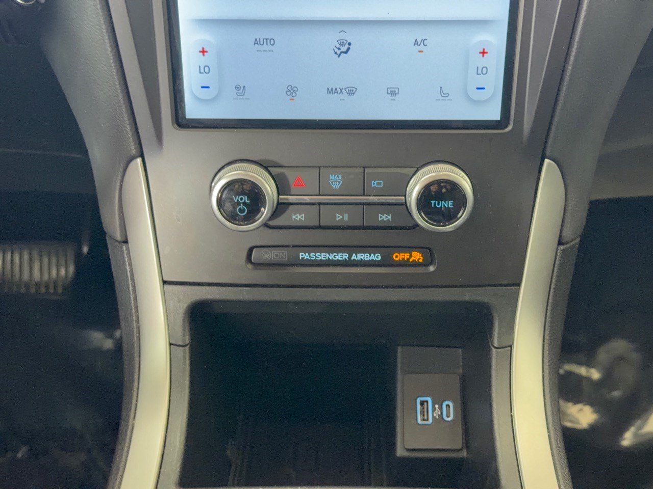 Used 2021 Ford Edge SEL w/ Convenience Package AWD/4WD image 22