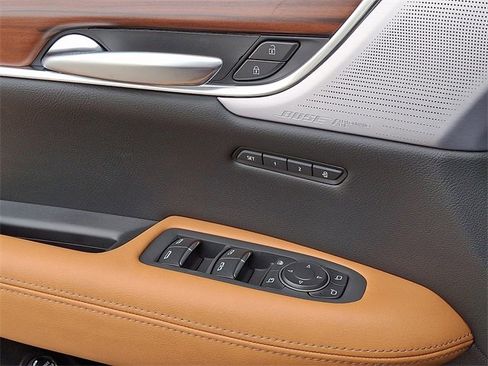 New 2025 Cadillac XT5 Premium Luxury image 17