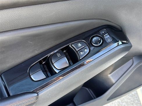 Used 2024 Nissan Altima 2.5 SR image 19