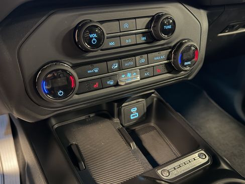 Used 2025 Ford Bronco Big Bend AWD/4WD image 13