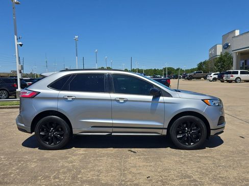 Used 2024 Ford Edge SE w/ Black Appearance Package AWD/4WD image 2