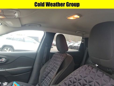 Used 2016 Jeep Cherokee Latitude w/ Cold Weather Group image 8