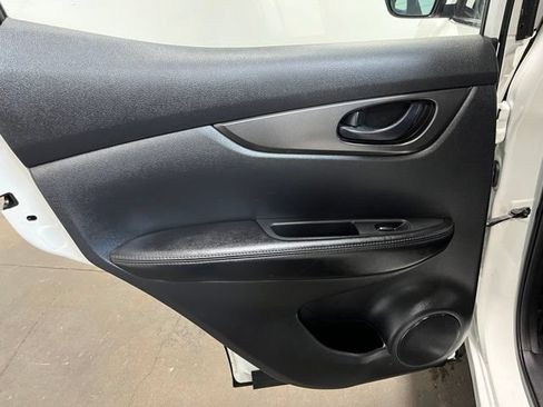 Used 2018 Nissan Rogue Sport S AWD/4WD image 16