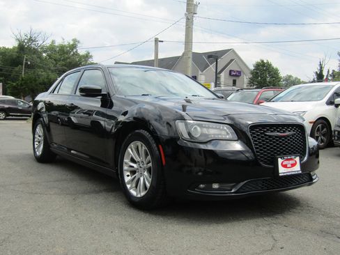 Used 2021 Chrysler 300 S RWD image 1