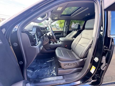 Used 2025 GMC Sierra 1500 Denali w/ Denali Reserve Package AWD/4WD image 19