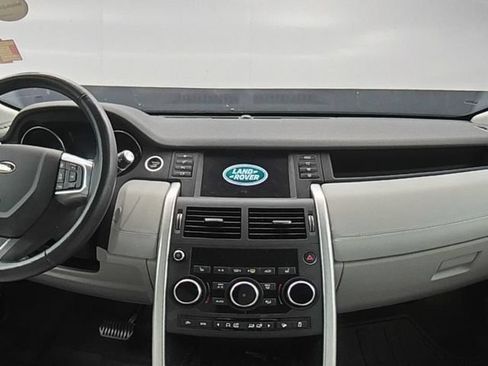 Used 2017 Land Rover Discovery Sport SE AWD/4WD image 18