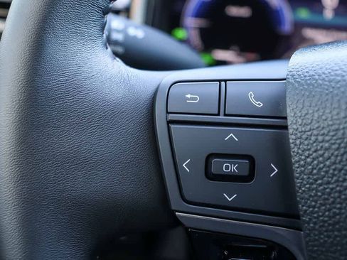 Used 2025 Toyota Camry XLE FWD image 21