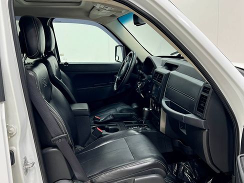 Used 2012 Jeep Liberty Sport AWD/4WD image 32