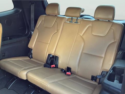 Used 2022 Kia Telluride SX w/ Towing Package FWD image 29