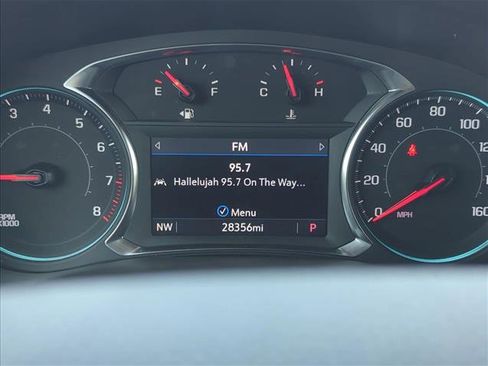 Used 2023 Chevrolet Traverse LT FWD image 11