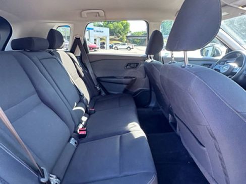 Used 2023 Nissan Rogue S image 16