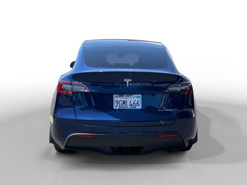 Used 2023 Tesla Model Y Long Range AWD/4WD image 4