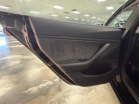 Used 2018 Tesla Model 3 Long Range image 10