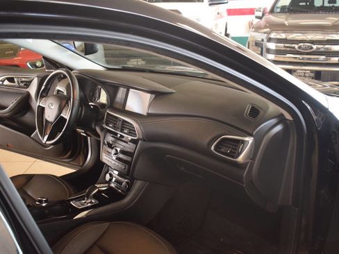 Used 2018 INFINITI QX30 Premium w/ Navigation Package image 36