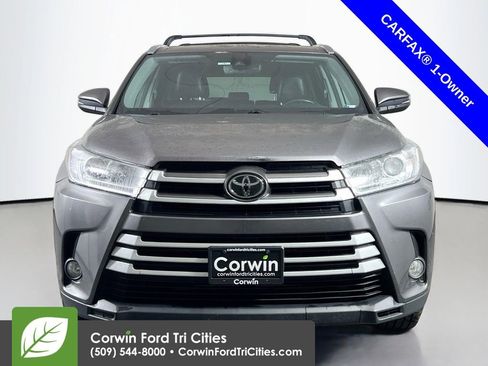 Used 2018 Toyota Highlander XLE image 4