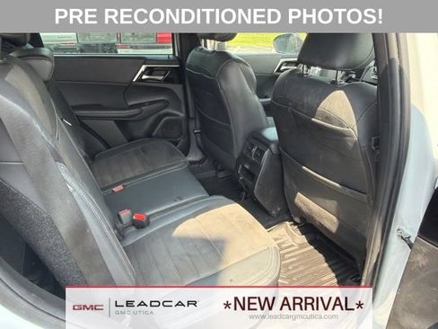 Used 2023 Mitsubishi Outlander SE Black Edition AWD/4WD image 13