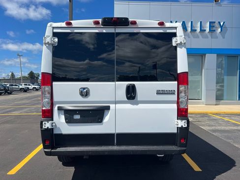 Used 2025 RAM ProMaster 2500 w/ U-Haul Equipment Group FWD image 4
